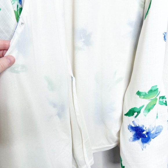 New with Tags Collective Concepts Women’s Floral Wrap Style Short Sleeve Blouse - Picture 7 of 16